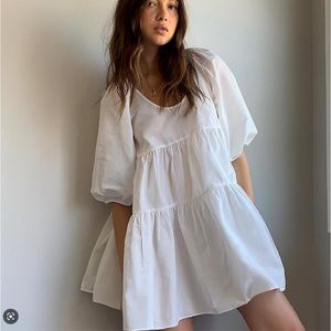 Wilfred by Aritzia Fantasy Dress. Size Medium. White. Great condition.